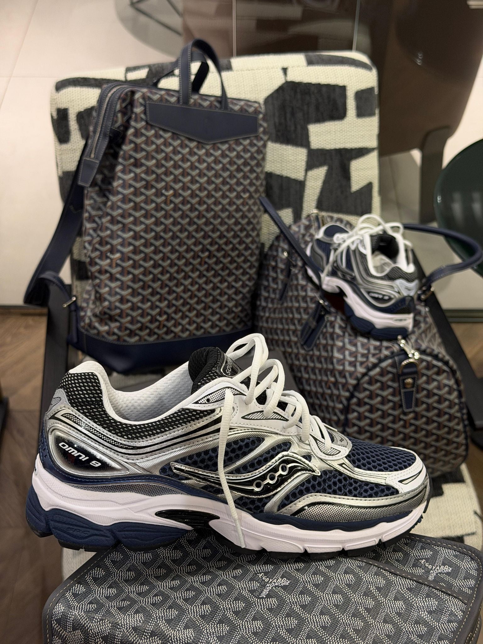SAUCONY