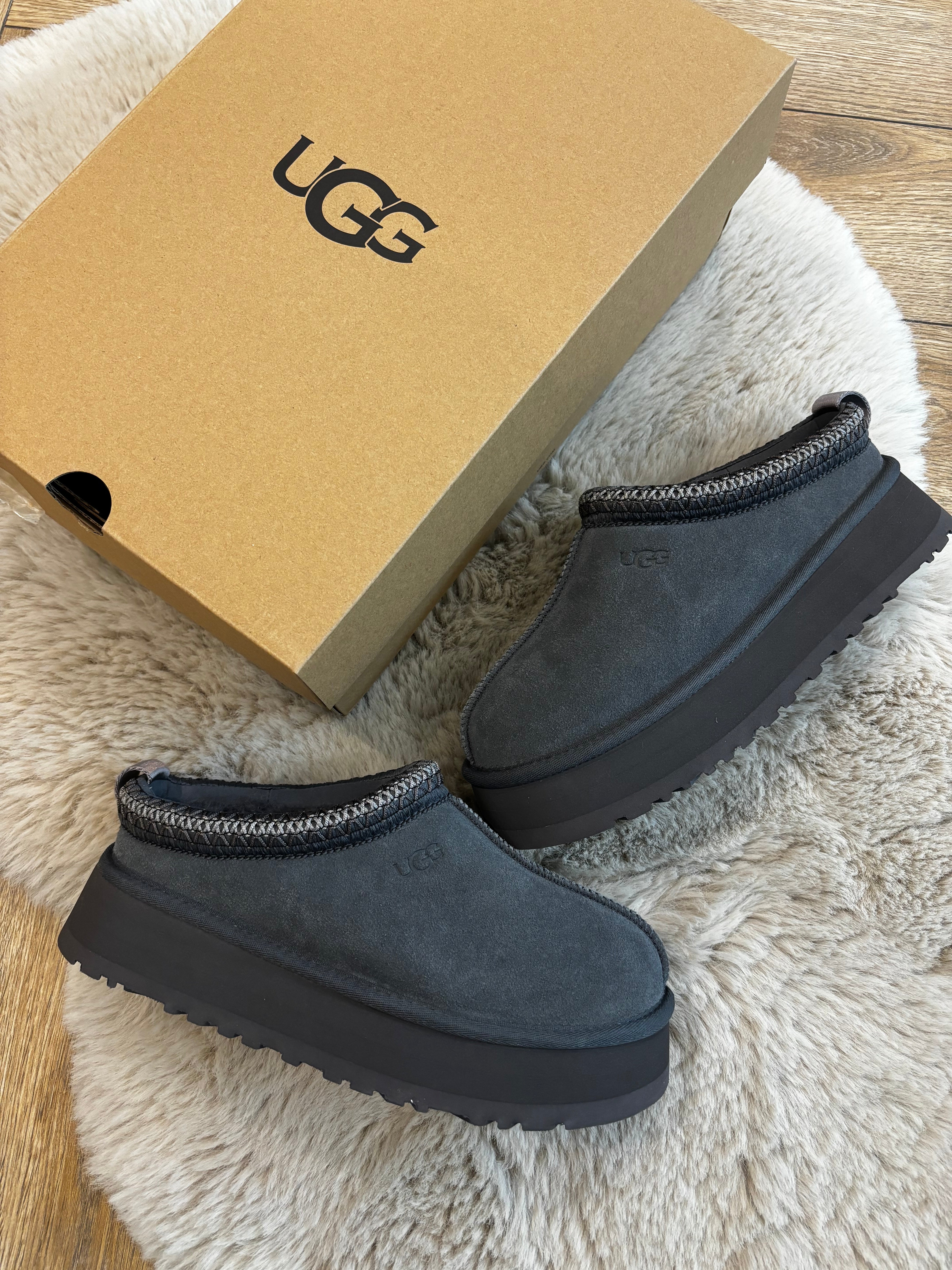 UGG FOOTWEAR