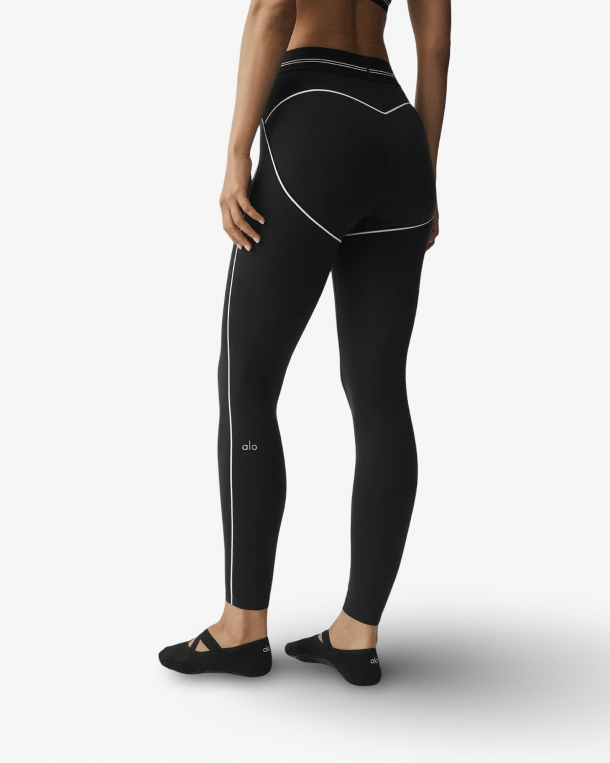 ALO AIRBRUSH HIGH WAIST HEARTTHROB LEGGING & BRA SET IN BLACK