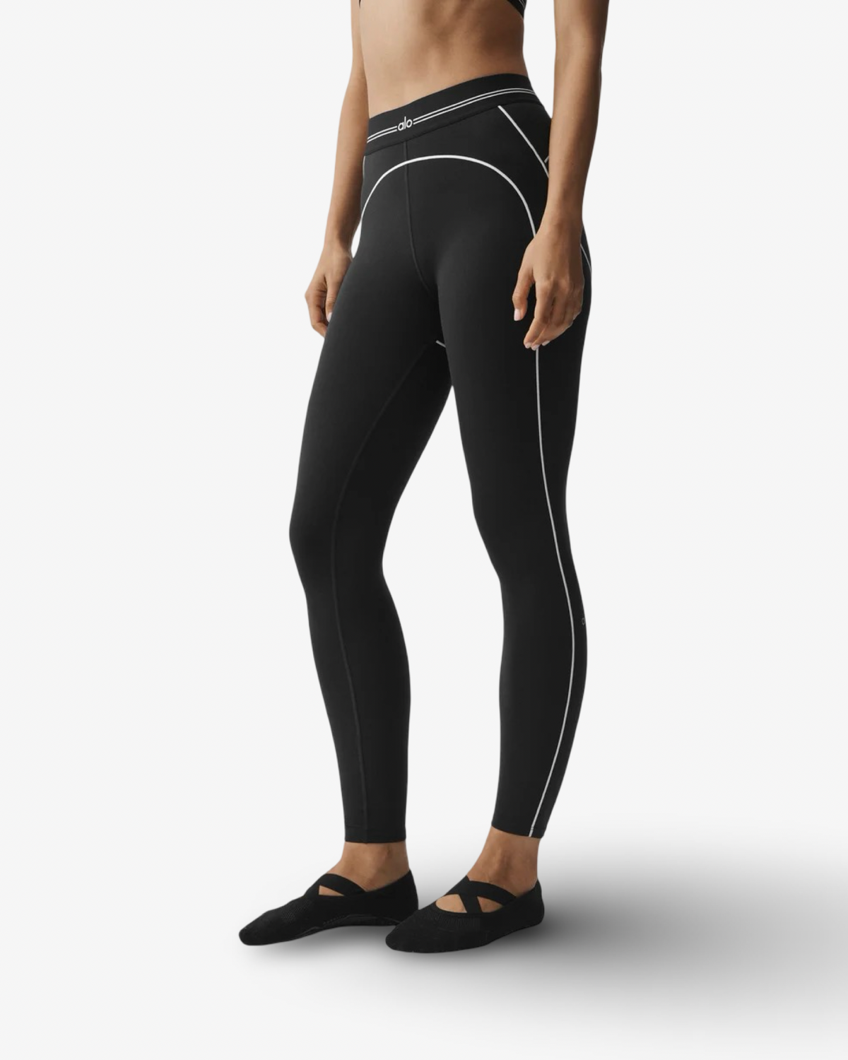 ALO AIRBRUSH HIGH WAIST HEARTTHROB LEGGING & BRA SET IN BLACK