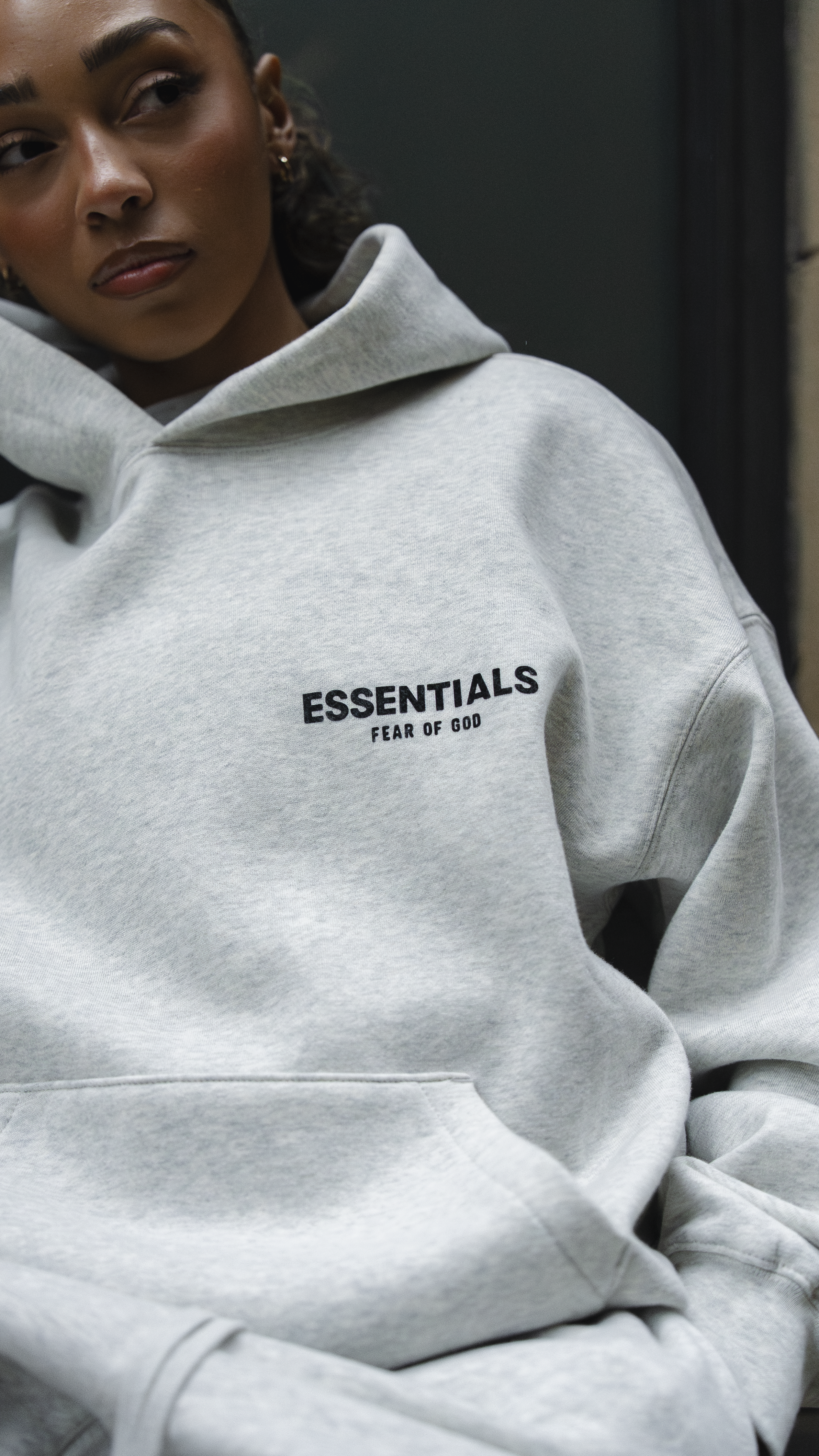 FEAR OF GOD ESSENTIALS FLEECE HOODIE - LIGHT HEATHER GREY