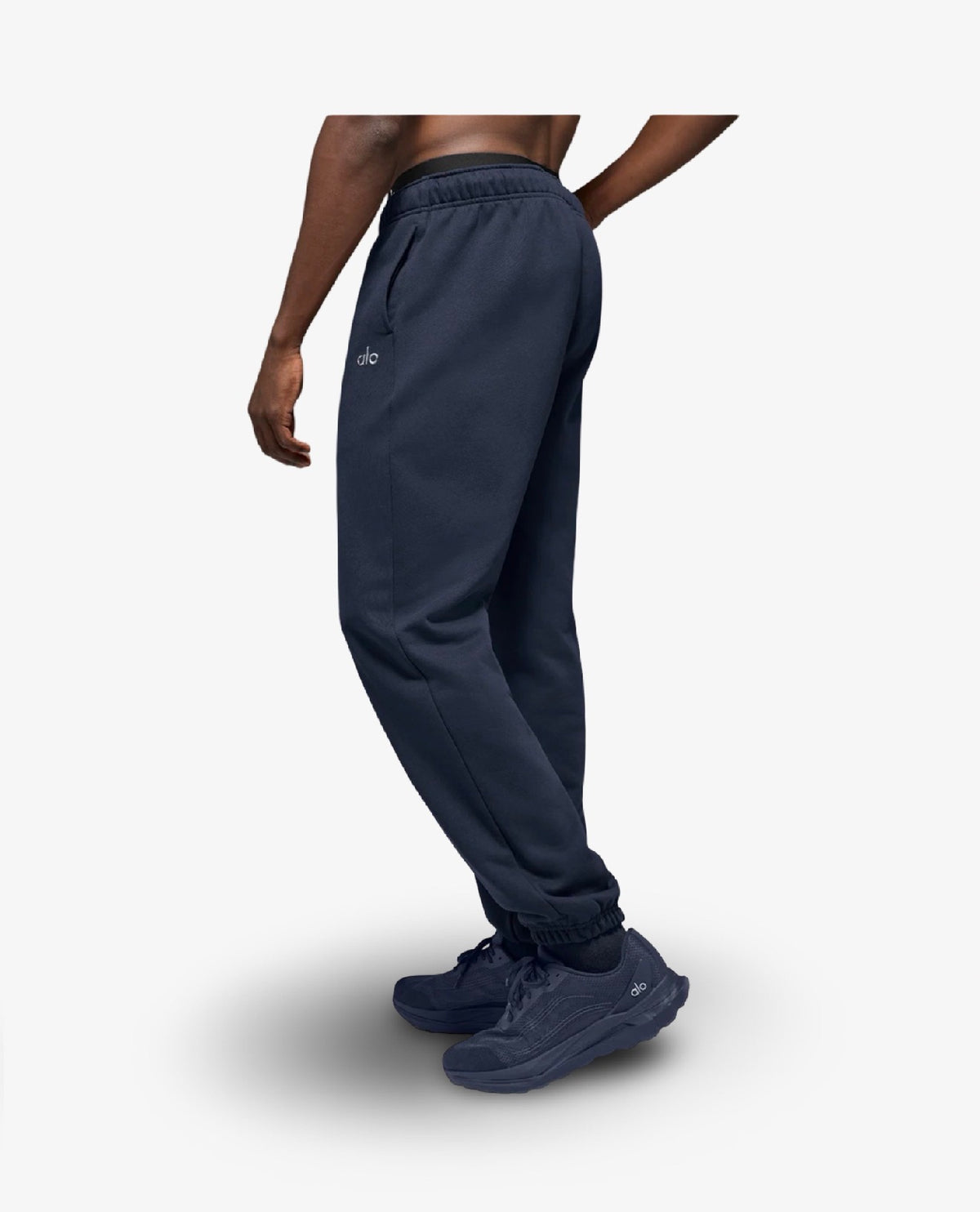 ALO ACCOLADE CUFFED JOGGERS IN NAVY