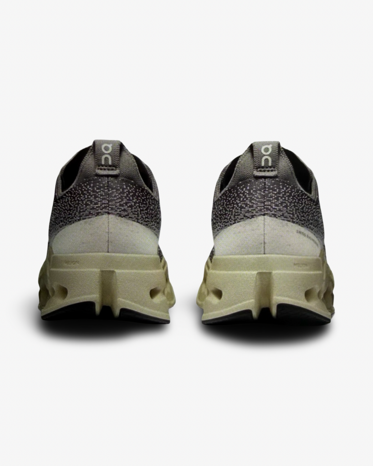 On cloudsurfer max 1 asphalt ice grey