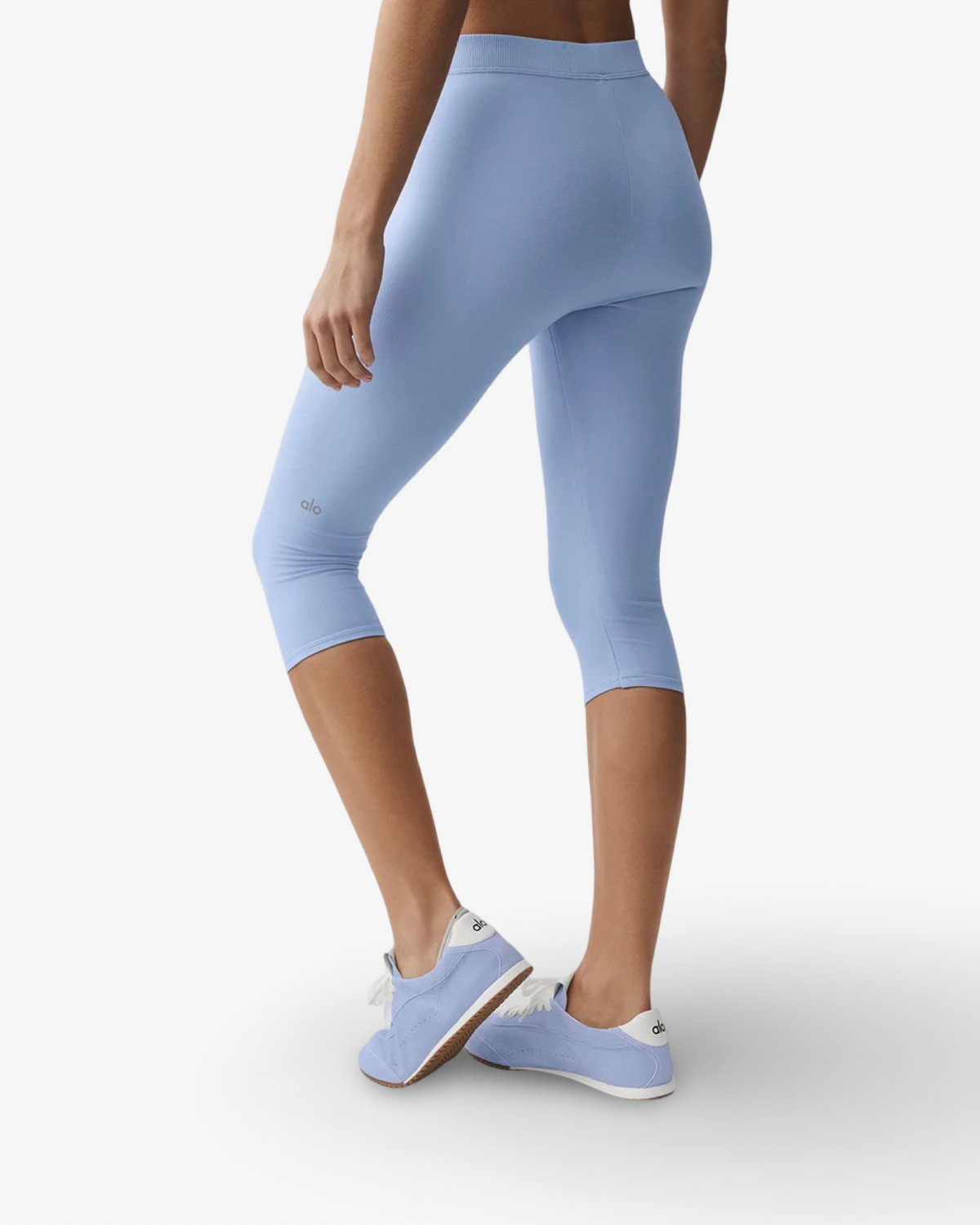 ALO HIGH-WAIST ICONIC 90’S CAPRI IN LIGHT PROVENCE BLUE
