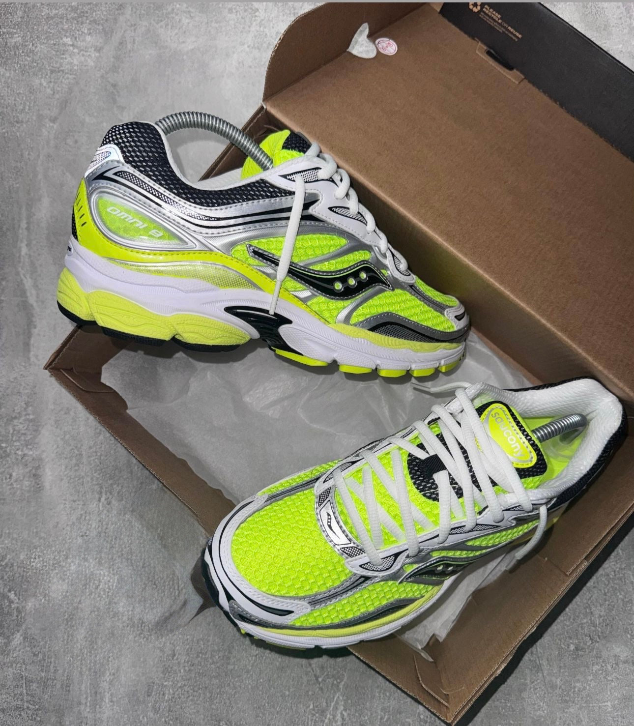 Saucony Omni 9 - Neon