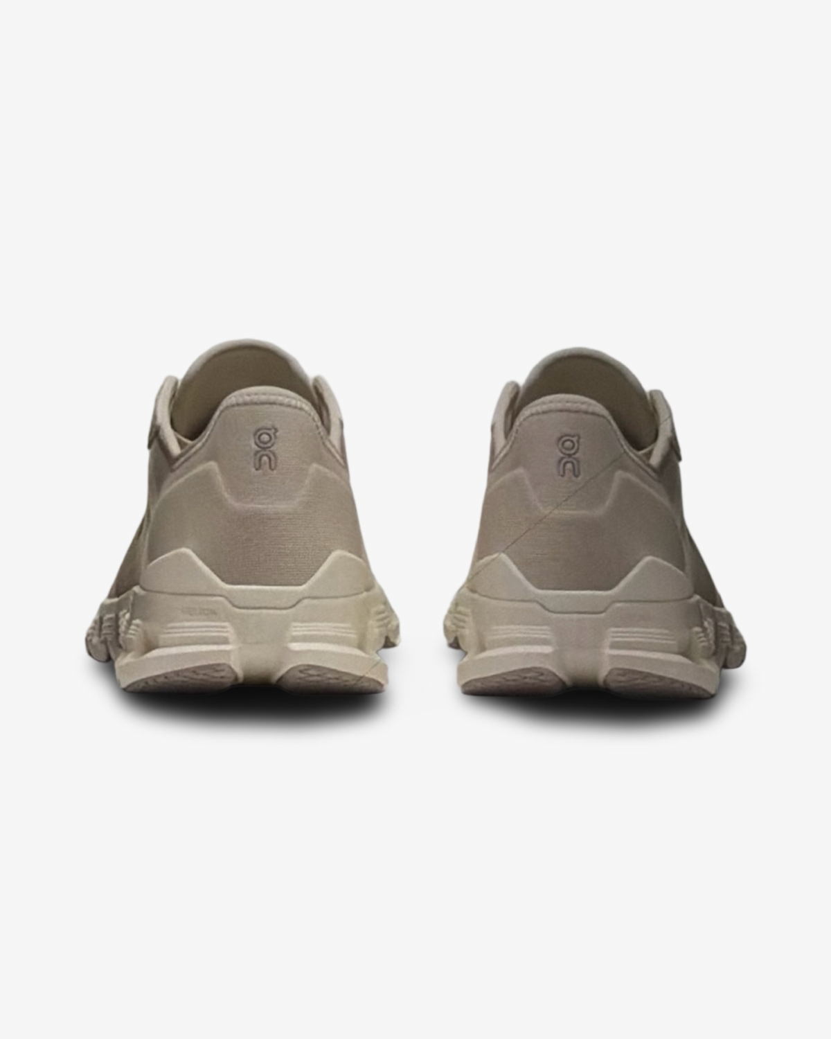 On cloud x 4 pelican ghost