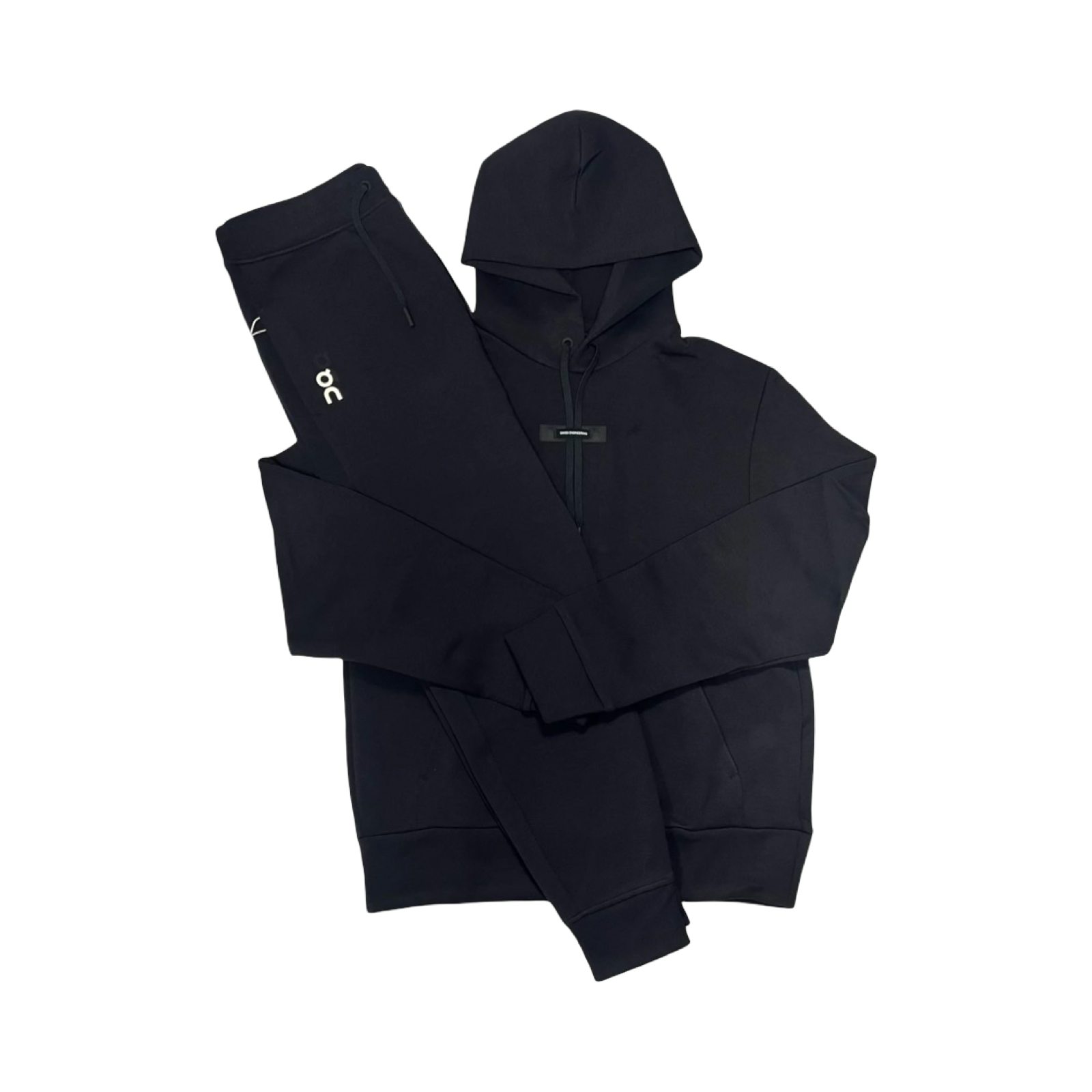 ON FOCUS TECH TRACKSUIT