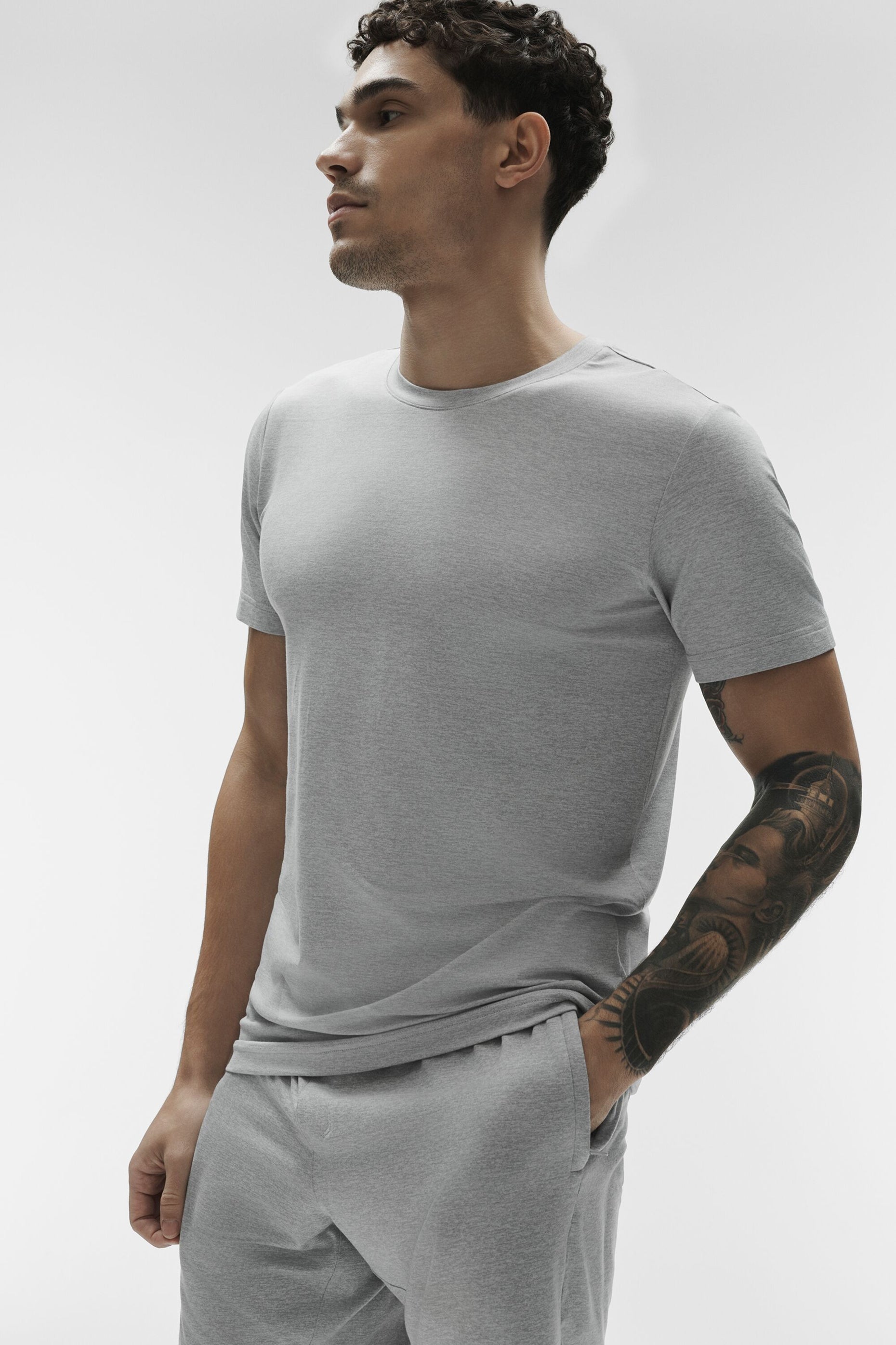 Alo Conquer Reform Crewneck Short Sleeve - Athletic Heather Grey