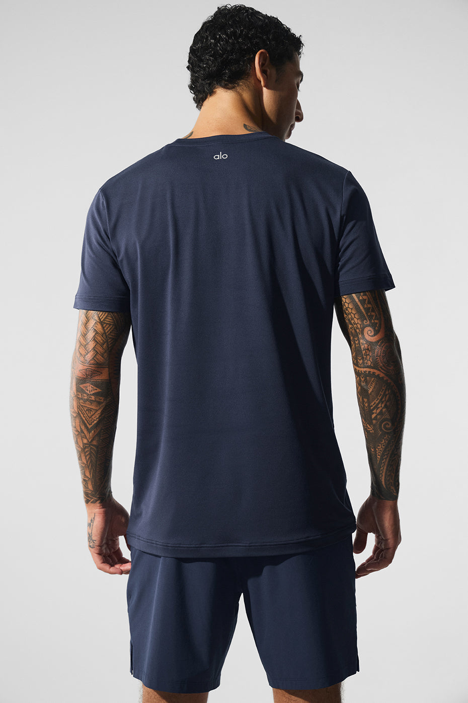 Alo Conquer Reform Crewneck Short Sleeve - Navy
