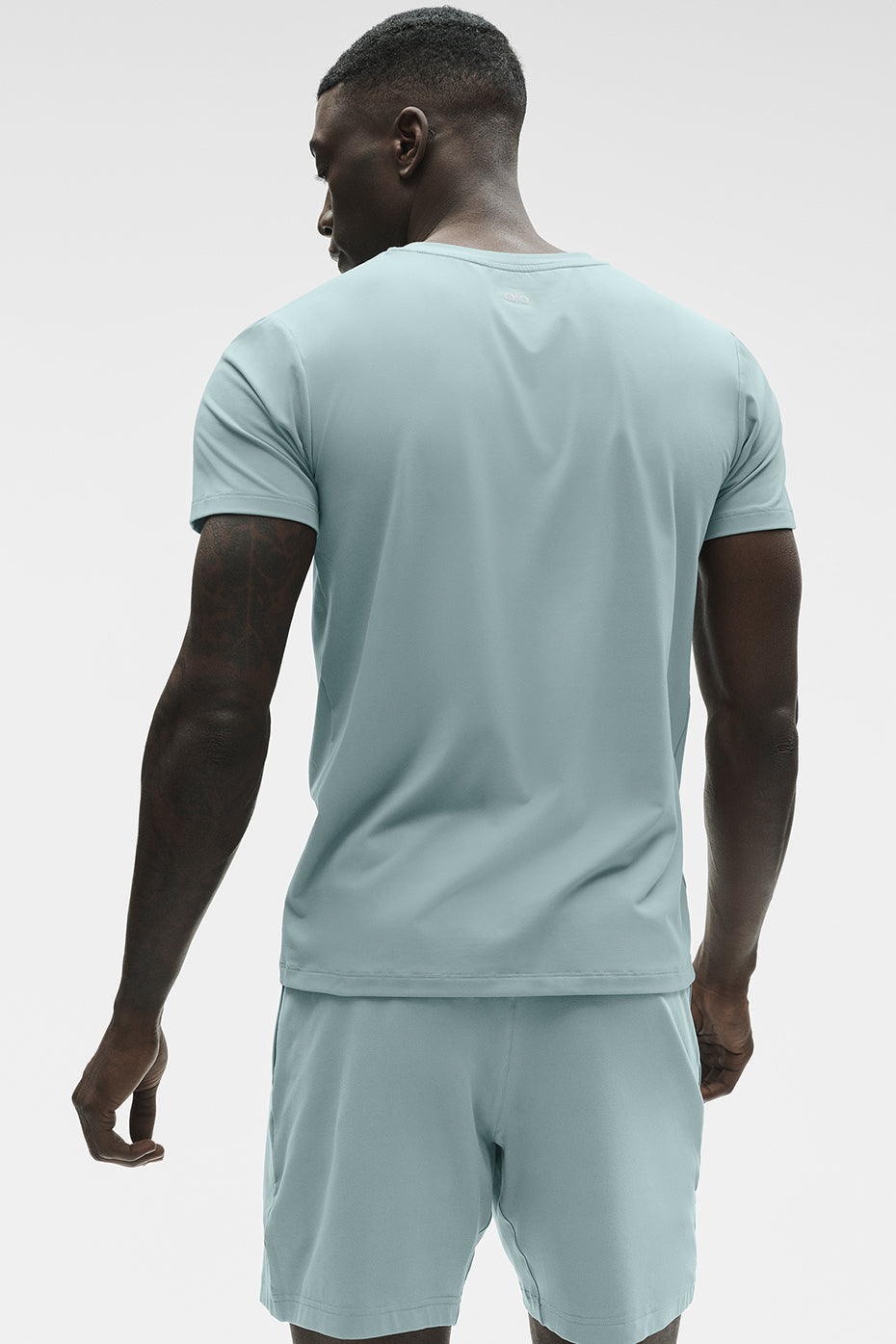 Alo Conquer Reform Crewneck Short Sleeve - Desert Sage