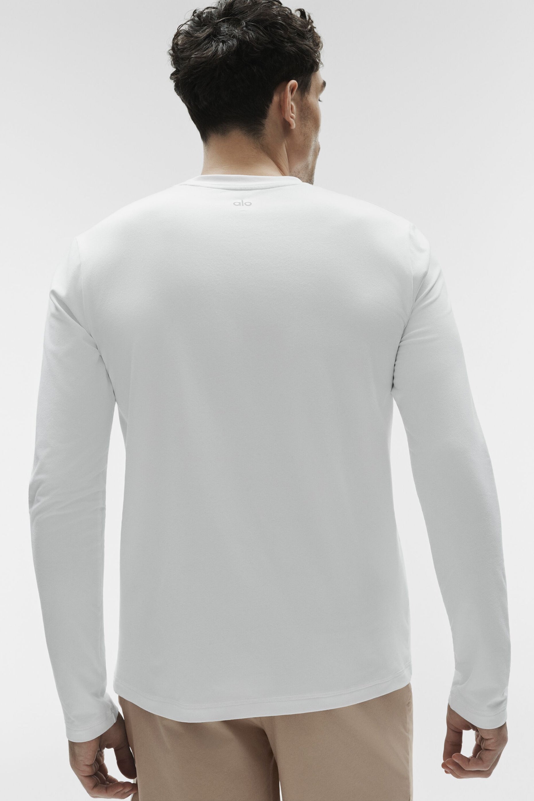 Alo Conquer Reform Crewneck Long Sleeve - White