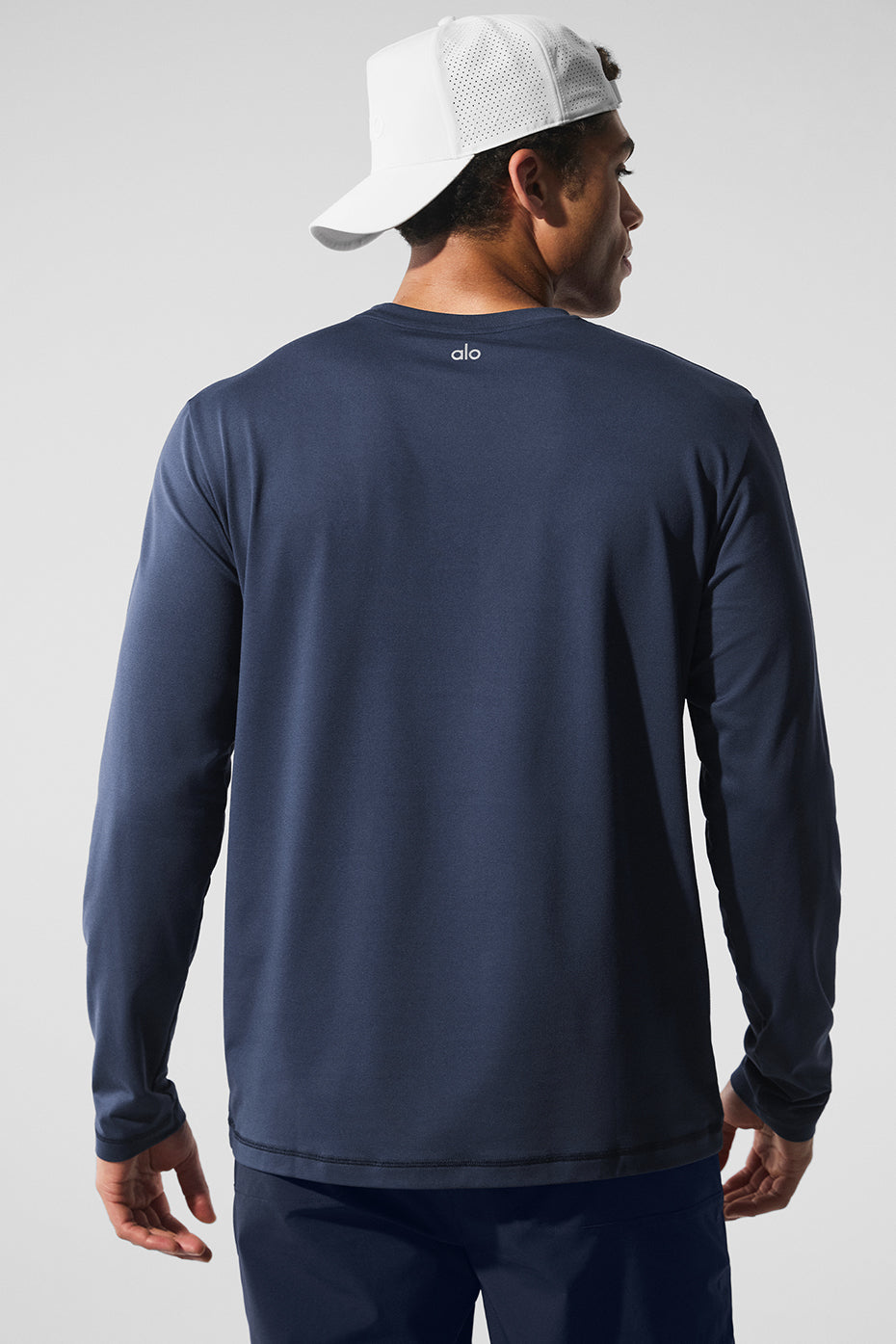 Alo Conquer Reform Crewneck Long Sleeve - Navy