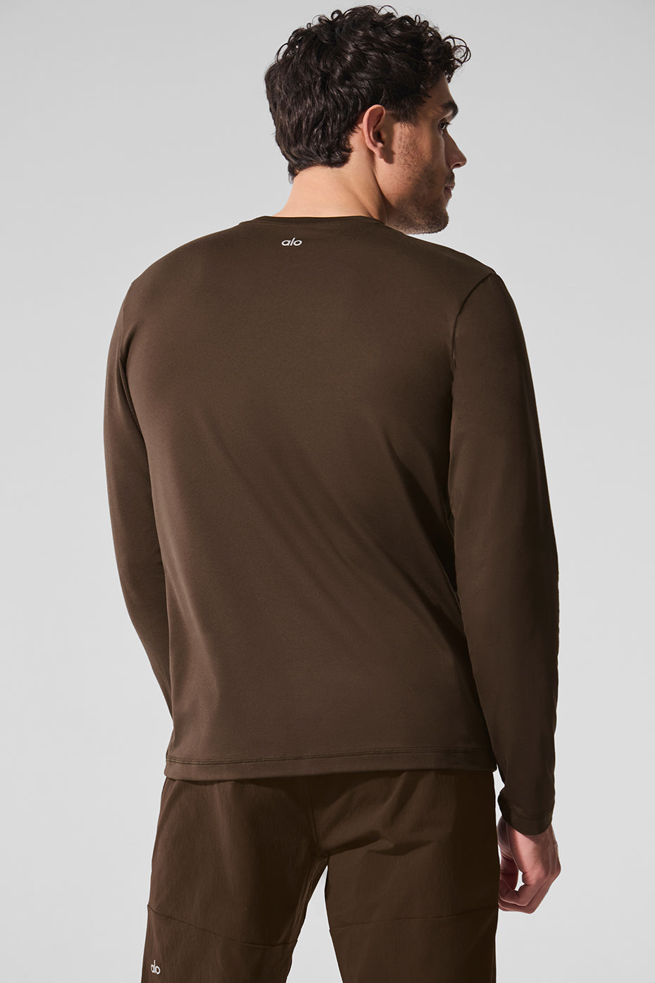Alo Conquer Reform Crewneck Long Sleeve - Espresso
