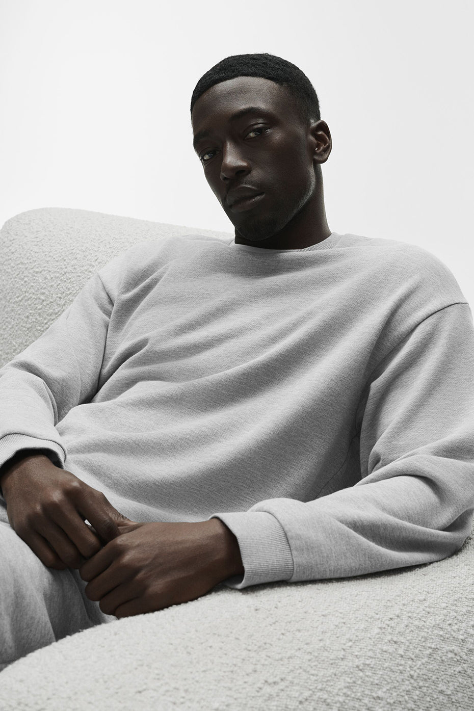 Alo Chill Crewneck Pullover - Athletic Heather Grey