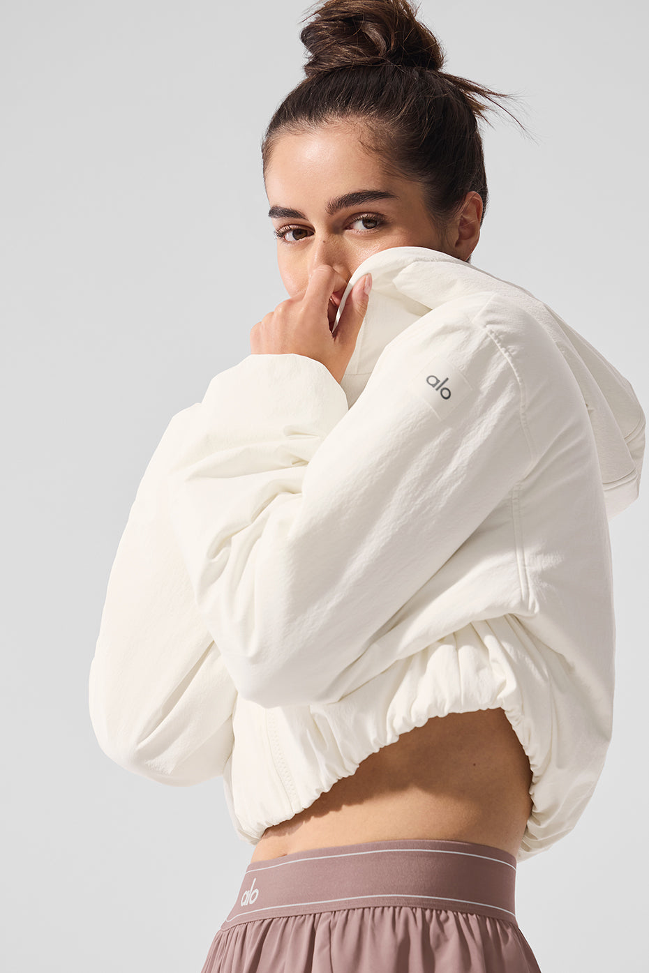 Alo Cropped Mountain Peak Full-Zip Hoodie - Ivory