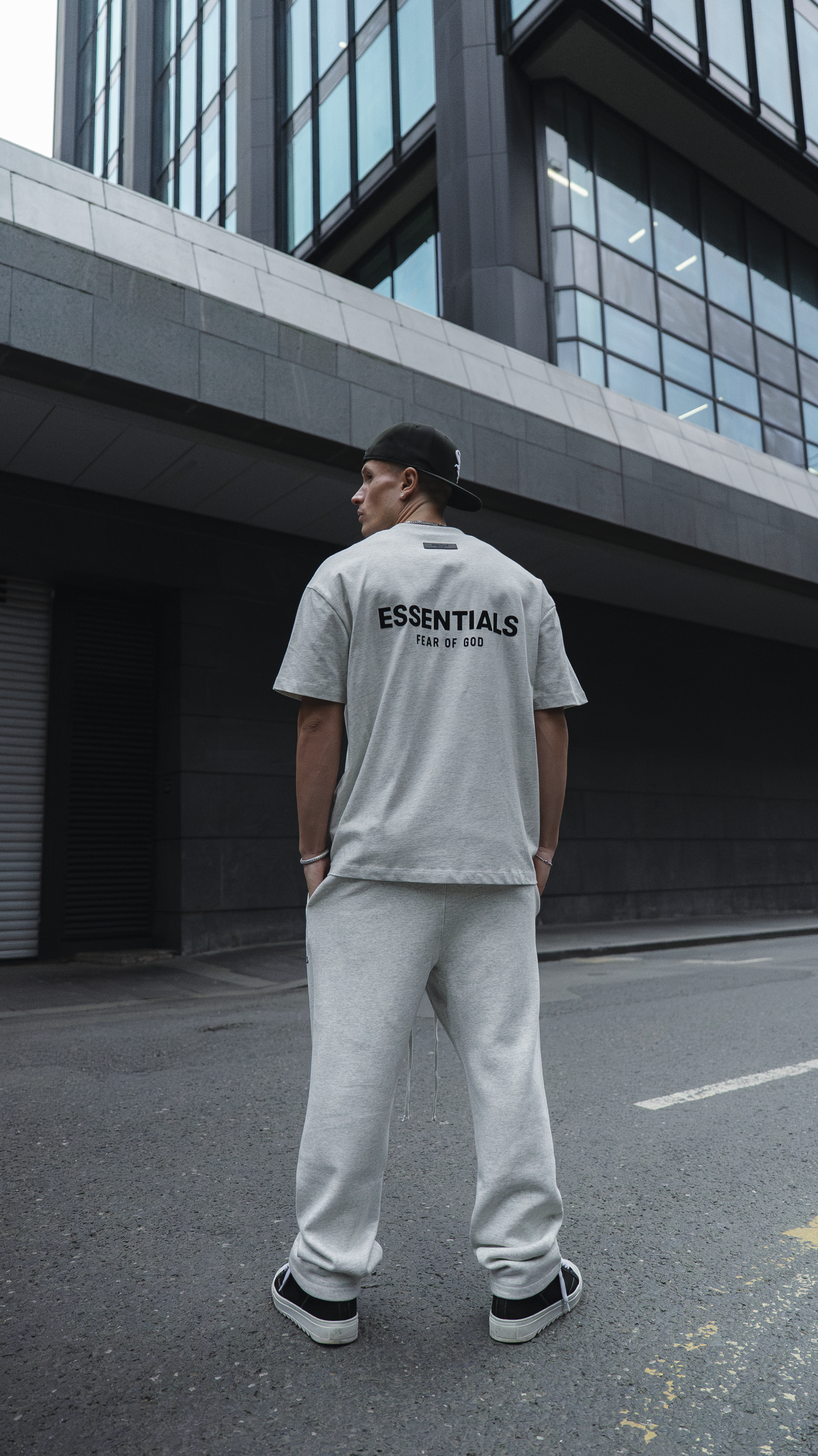 FEAR OF GOD ESSENTIALS RELAXED SWEATPANT - LIGHT OATMEAL
