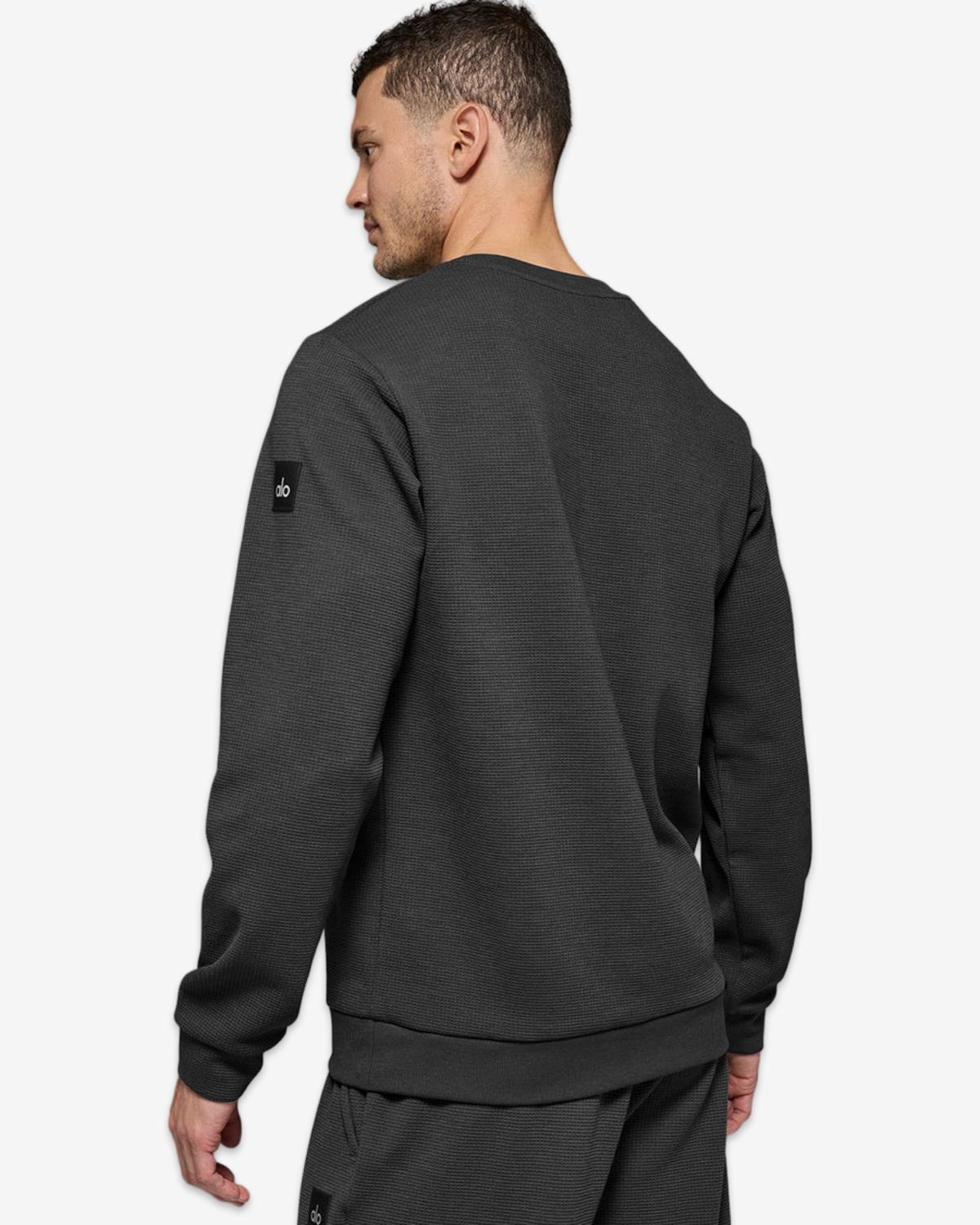 ALO WAFFLE LOUNGE CREW NECK CUFFED TRACKSUIT IN ANTHRACITE