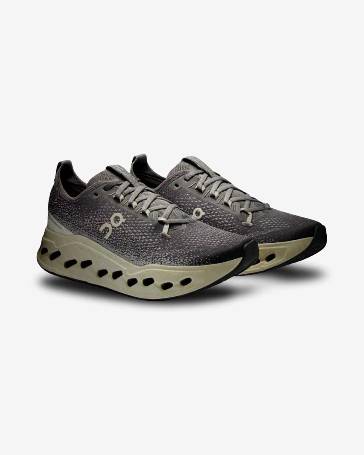 On cloudsurfer max 1 asphalt ice grey