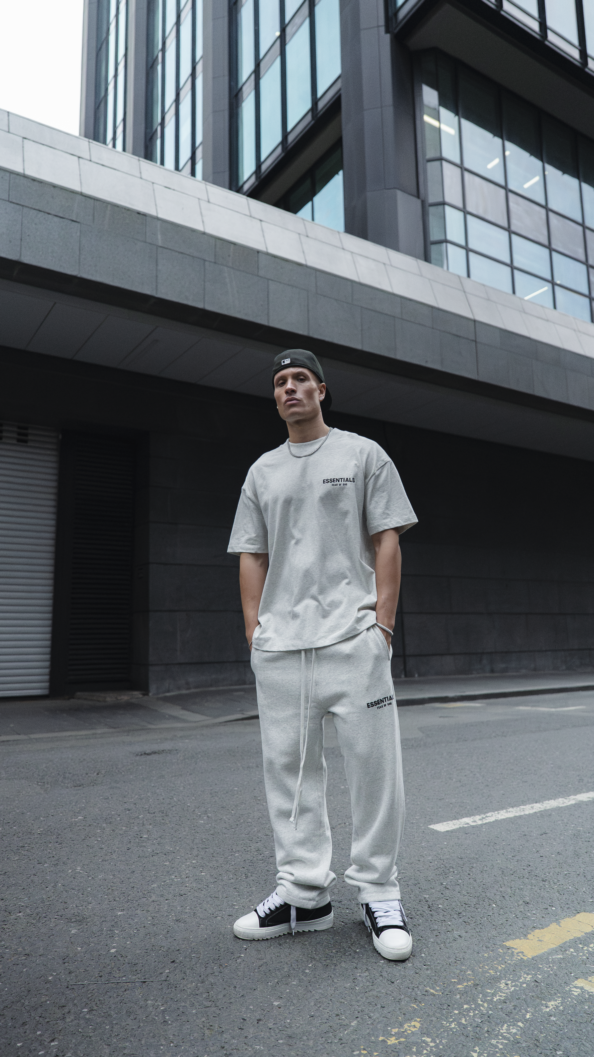 FEAR OF GOD ESSENTIALS CUFFED SWEATPANT - LIGHT OATMEAL