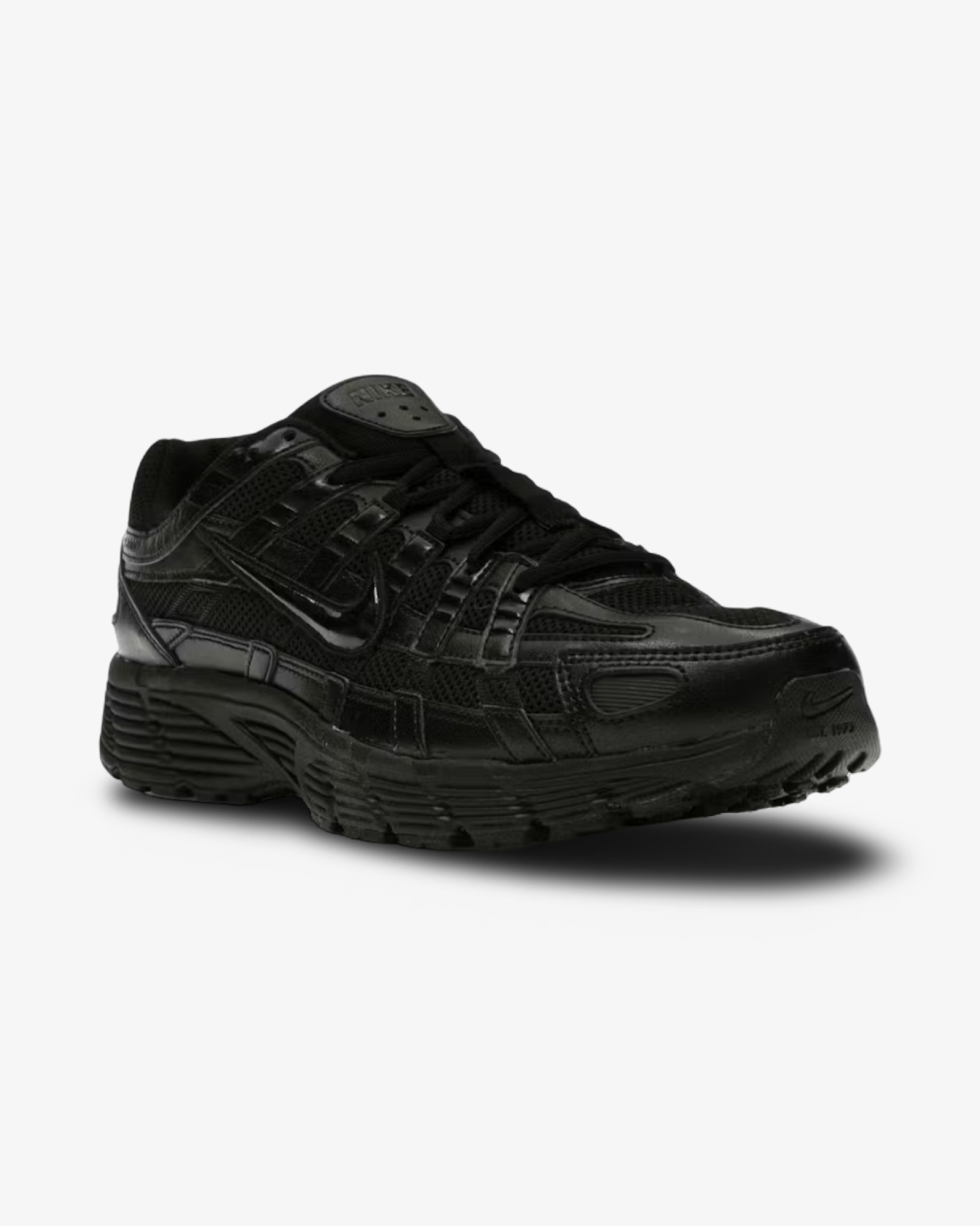 NIKE P-6000 BLACK