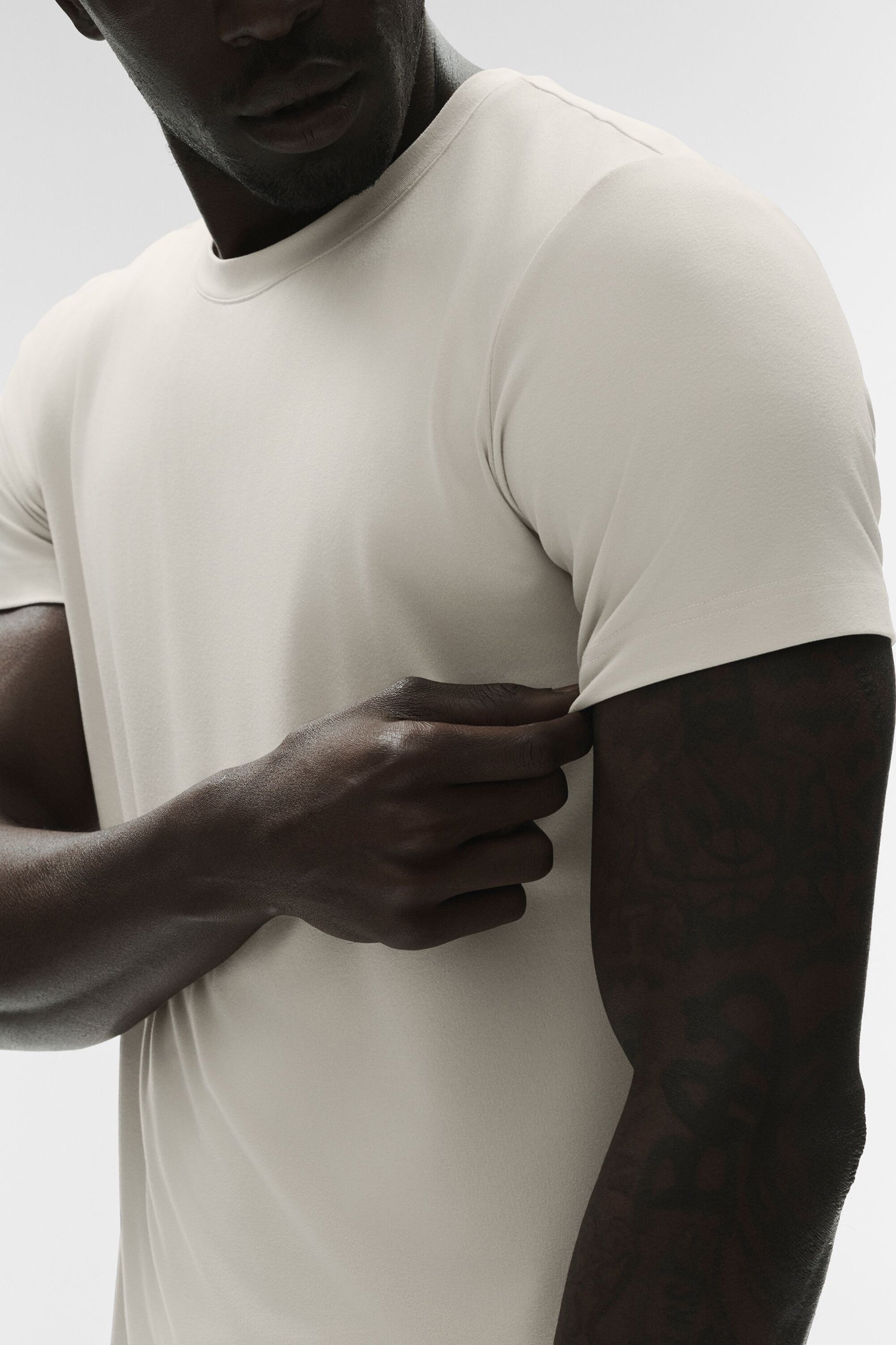 Alo Conquer Reform Crewneck Short Sleeve - Bone