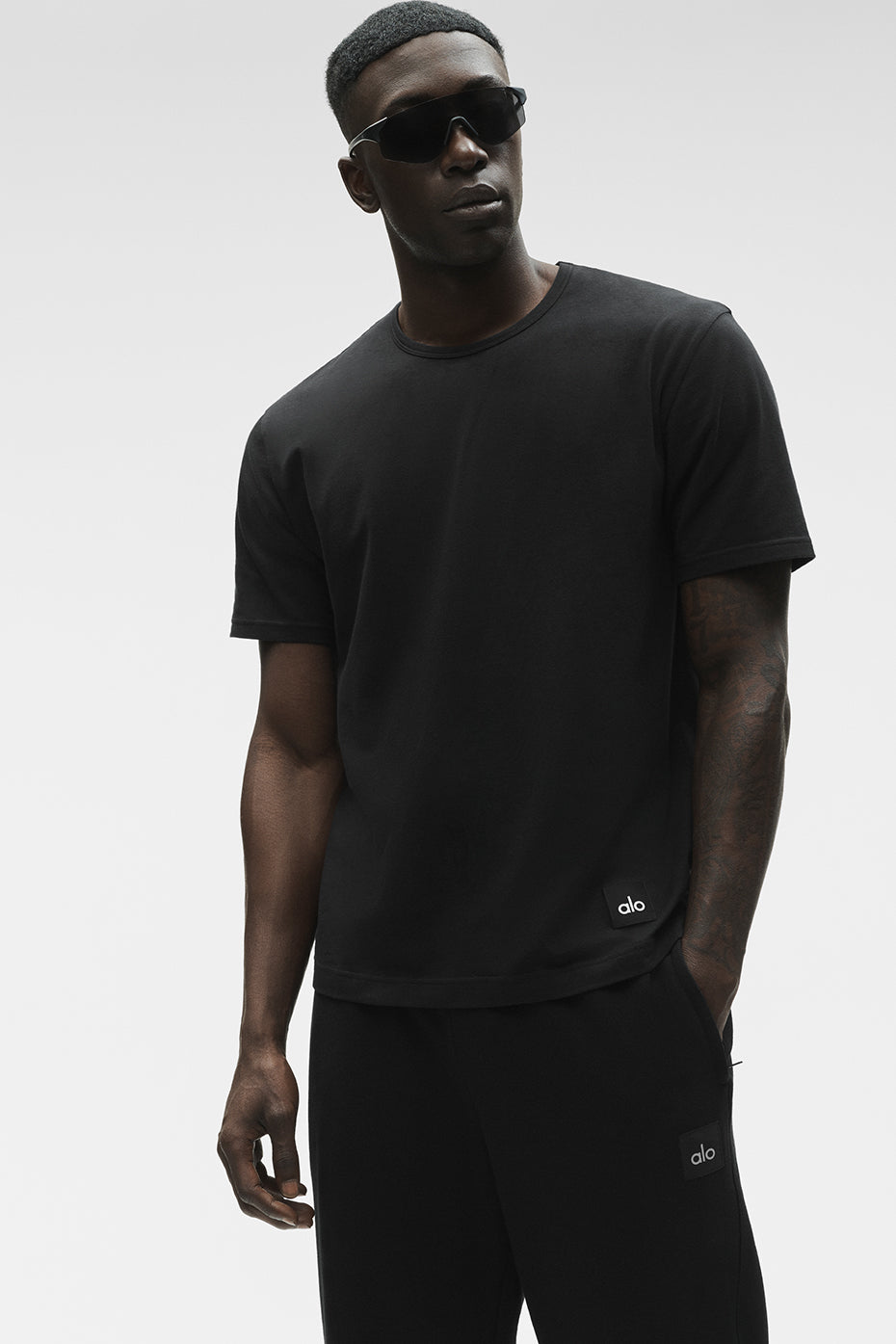 Alo Essential Short Sleeve Street Tee - Black