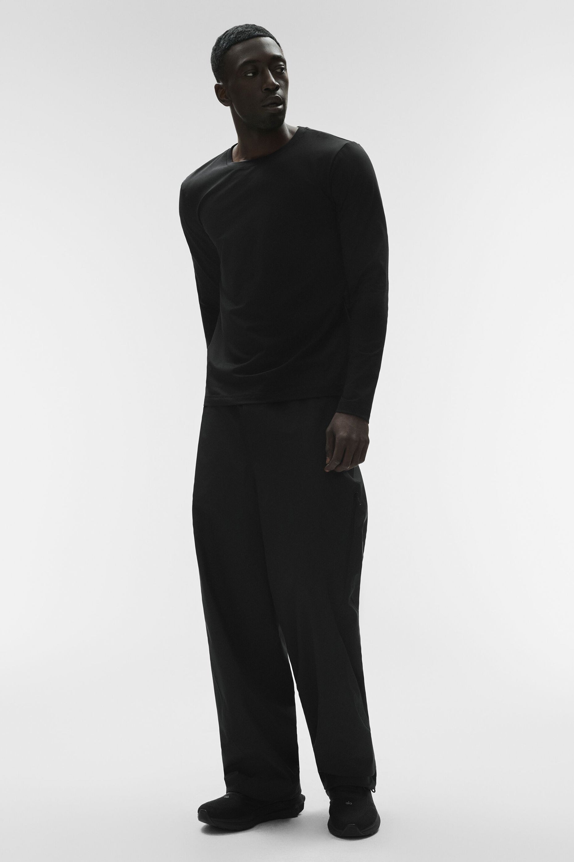 Alo Conquer Reform Crewneck Long Sleeve - Black