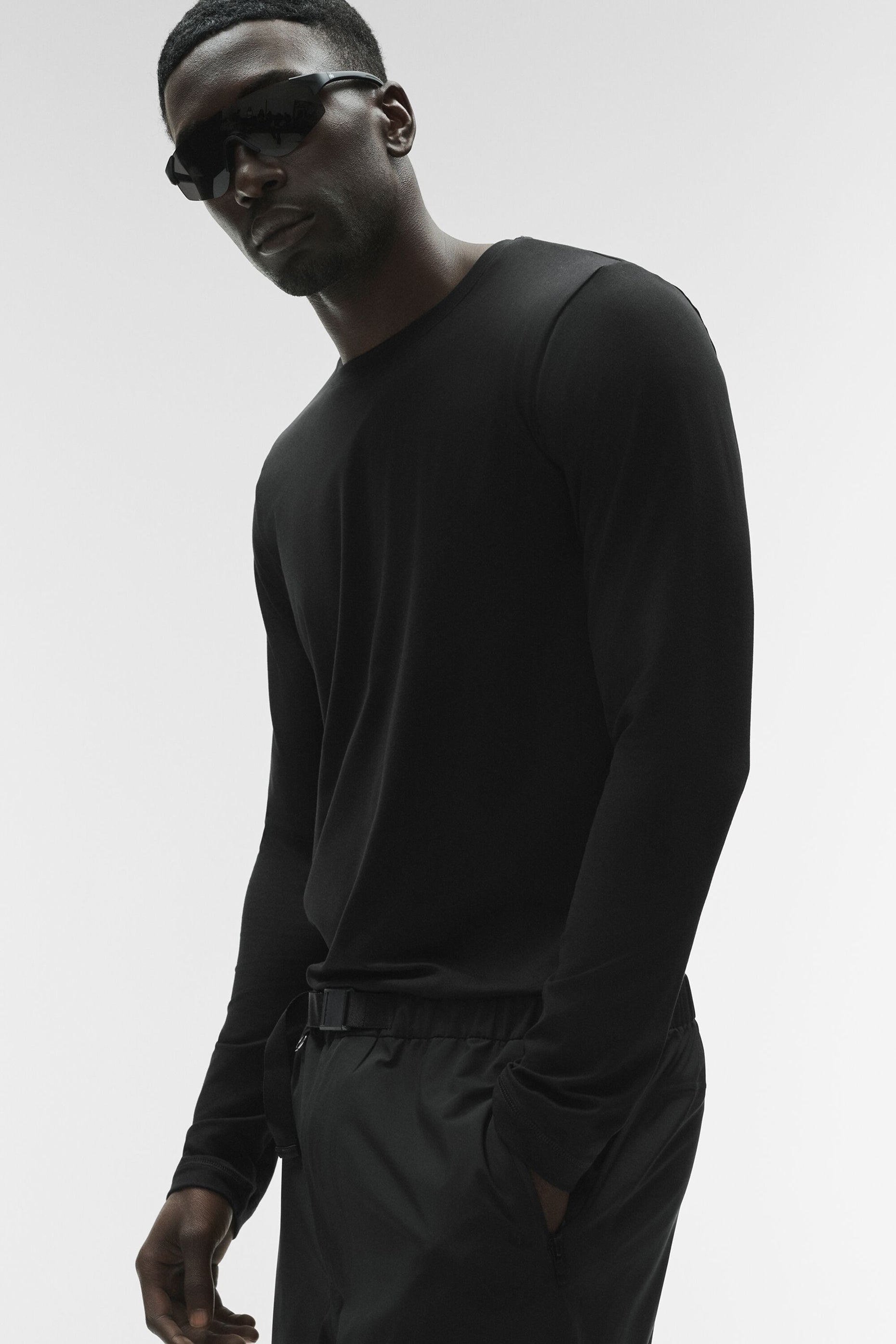 Alo Conquer Reform Crewneck Long Sleeve - Black