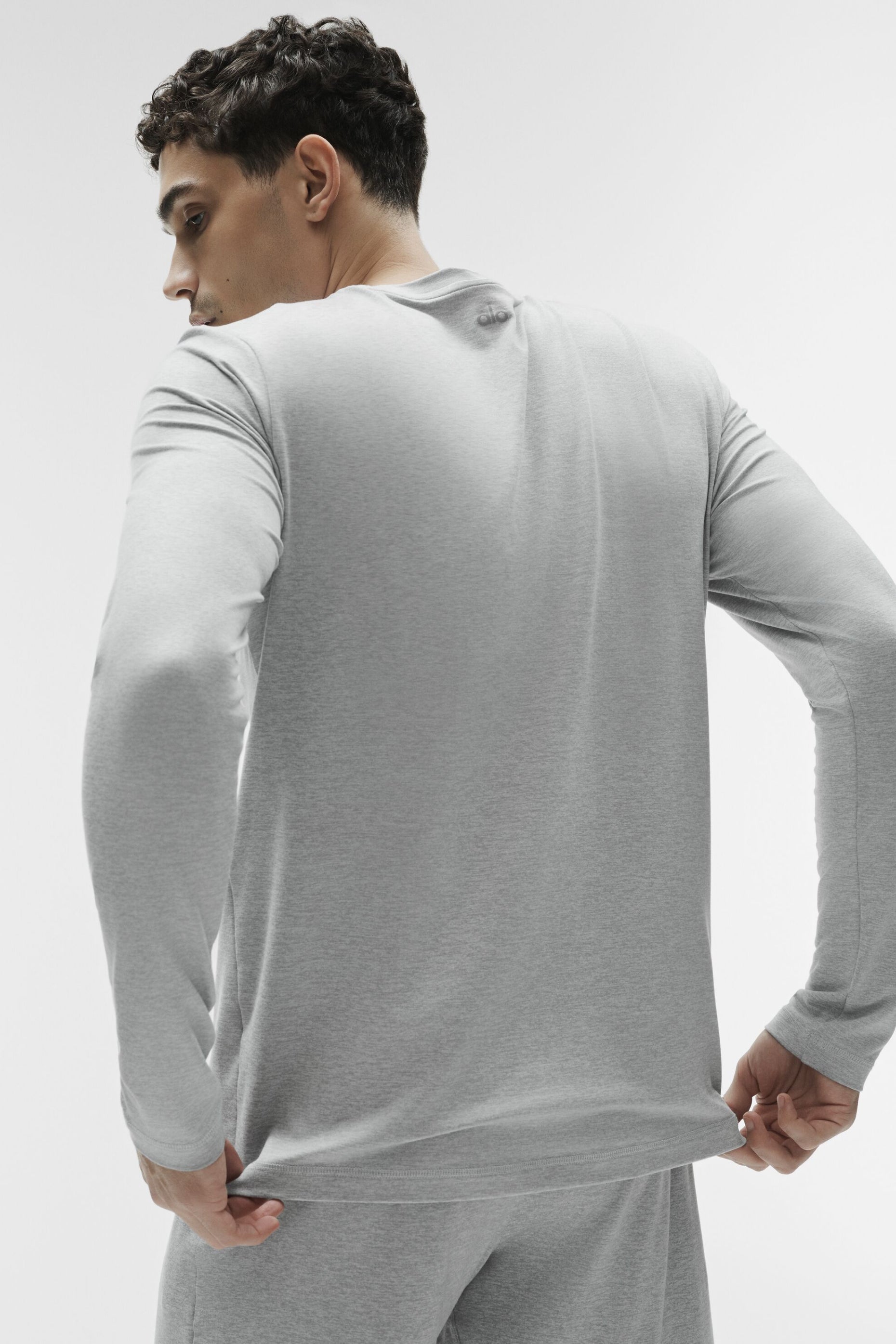 Alo Conquer Reform Crewneck Long Sleeve - Athletic Heather Grey