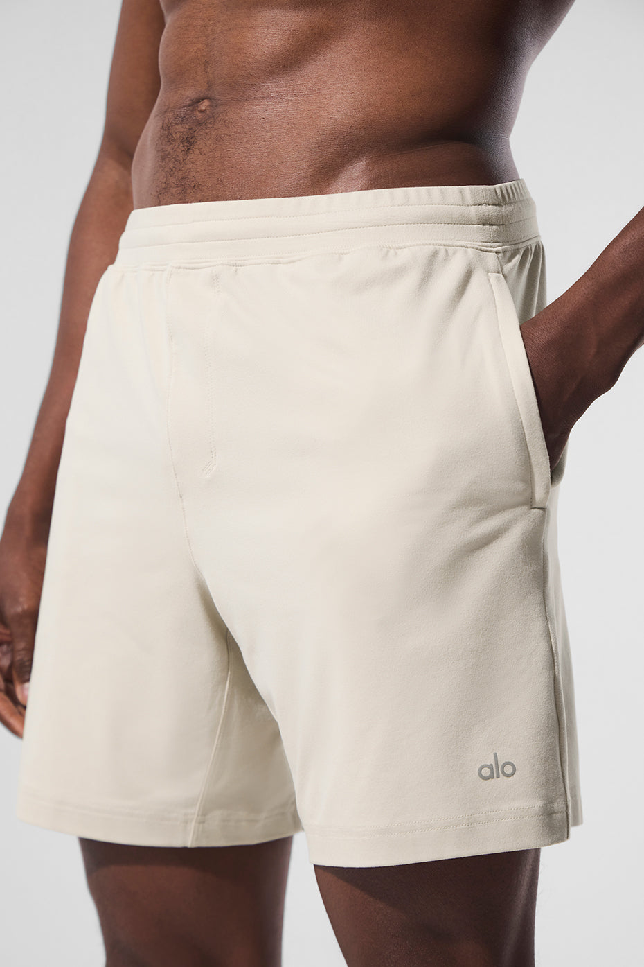 Alo 7" Conquer React Performance Short - Bone