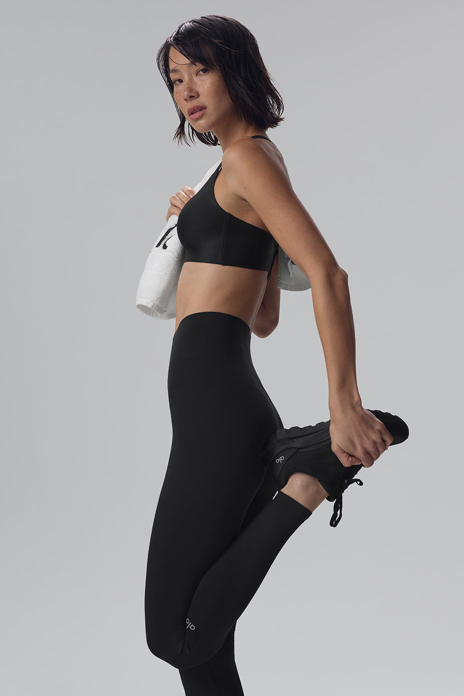 Alo Airlift Strength Extreme High-Waist 7/8 Legging - Black
