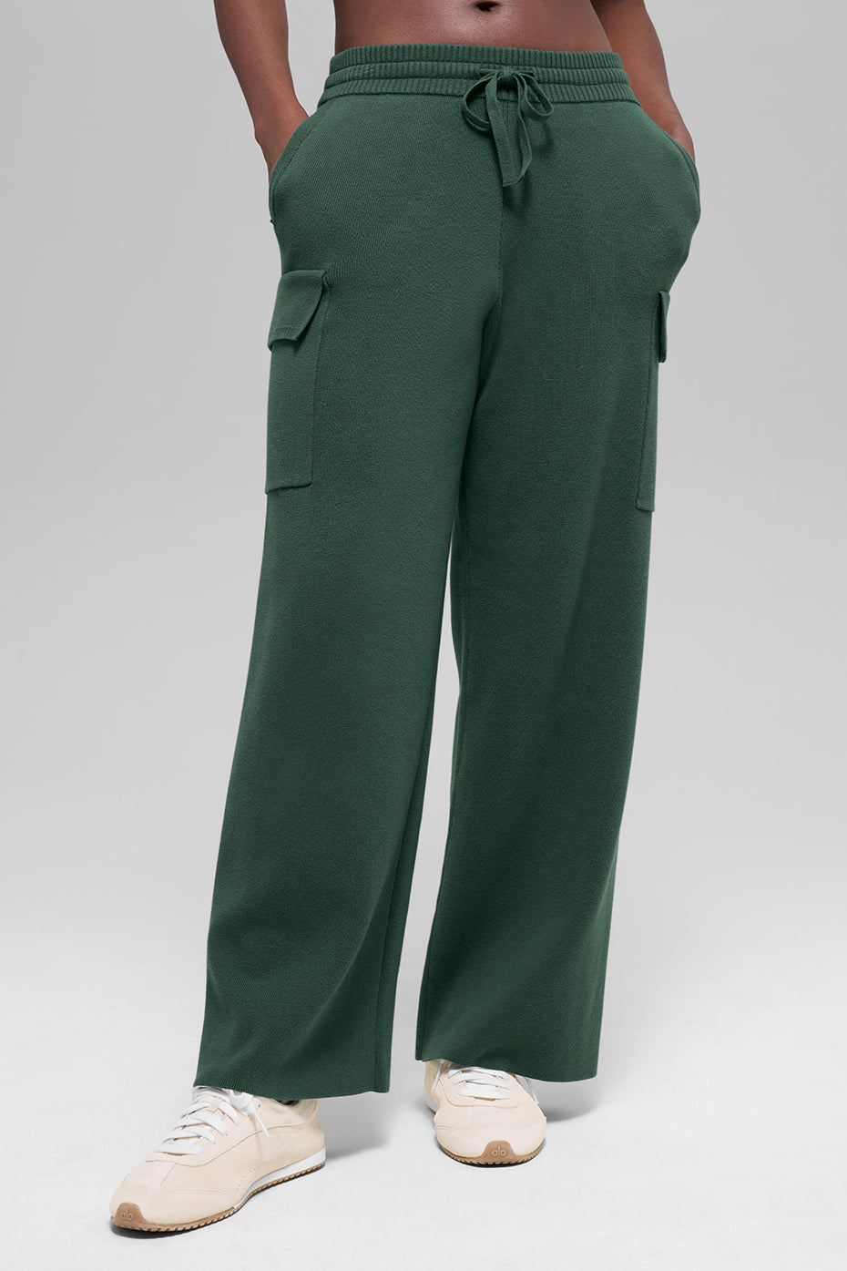 Alo Scholar Knit High-Waist Cargo Pant - Clover Green
